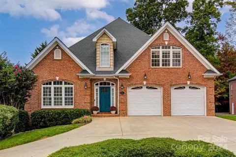 4031 Ivy Bluff Trl, Winston Salem, NC 27106