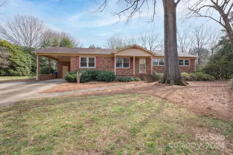 1974 Huntington Pl, Rock Hill, SC 29732