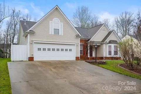 12213 Winghurst Dr, Pineville, NC 28134