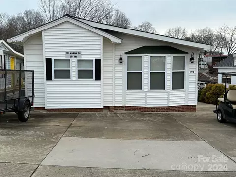 199 Marina Dr, New London, NC 28127