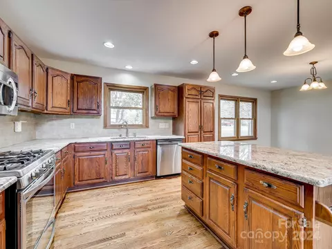 Kitchen - 937 Saddle Ridge Rd, Fort Mill, SC 29708 photo 2 of 3