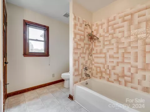 Bath - 937 Saddle Ridge Rd, Fort Mill, SC 29708 photo 2 of 4