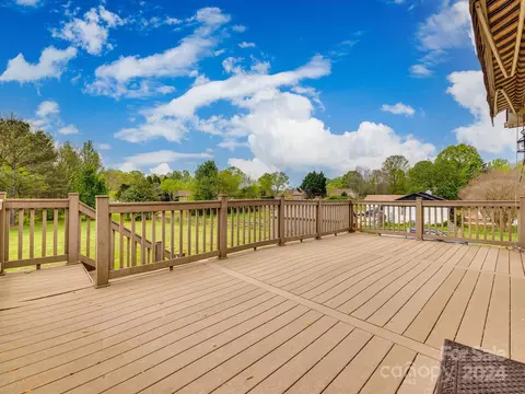 Exterior - 937 Saddle Ridge Rd, Fort Mill, SC 29708 photo 5 of 11