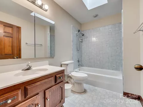 Bath - 937 Saddle Ridge Rd, Fort Mill, SC 29708 photo 3 of 4