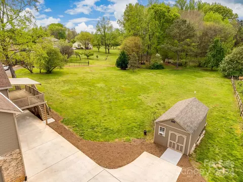 Exterior - 937 Saddle Ridge Rd, Fort Mill, SC 29708 photo 10 of 11