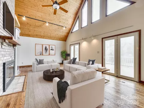 Living - 937 Saddle Ridge Rd, Fort Mill, SC 29708 photo 3 of 3