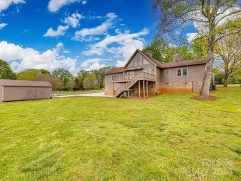 Exterior - 937 Saddle Ridge Rd, Fort Mill, SC 29708 photo 9 of 11