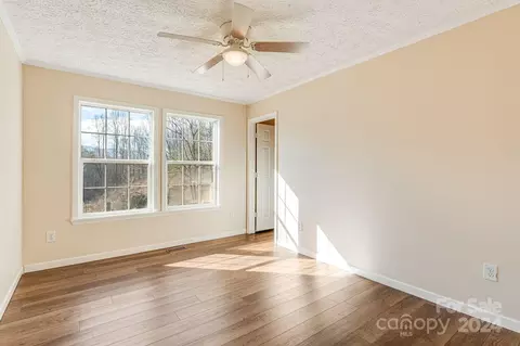 23 Yorkie Dr, Clyde, NC 28721 photo 18