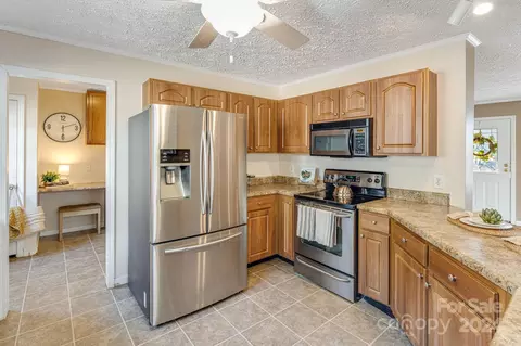23 Yorkie Dr, Clyde, NC 28721 photo 10