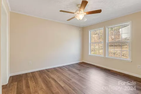 23 Yorkie Dr, Clyde, NC 28721 photo 21