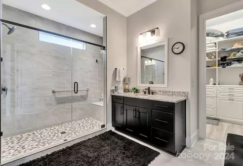 Bath - 561 Bowline Dr, Denver, NC 28037 photo 1 of 4