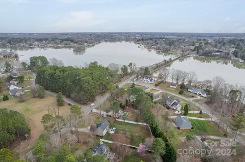 2026 Perth Rd, Mooresville, NC 28117