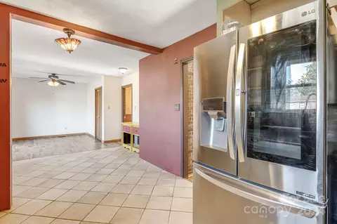 Kitchen - 29 Amber Ln, Clyde, NC 28721 photo 2 of 2