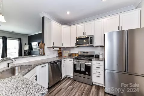 Kitchen - 727 Elders Story Rd, Fort Mill, SC 29708 photo 2 of 3