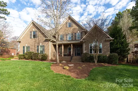 130 Honeysuckle Creek Loop, Mooresville, NC 28117