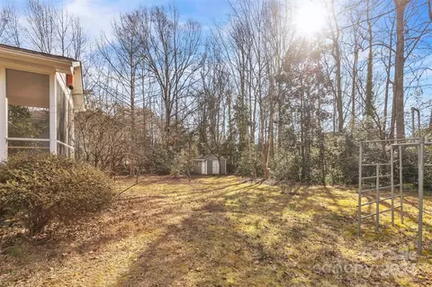 Exterior - 122 Vernon Dr, Davidson, NC 28036 photo 8 of 11