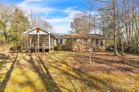 Exterior - 122 Vernon Dr, Davidson, NC 28036 photo 10 of 11