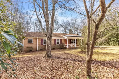 122 Vernon Dr, Davidson, NC 28036