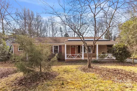 Exterior - 122 Vernon Dr, Davidson, NC 28036 photo 2 of 11