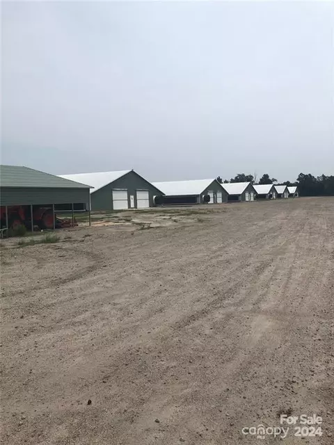 757 New Bethel Church Rd, Saint Pauls, NC 28384