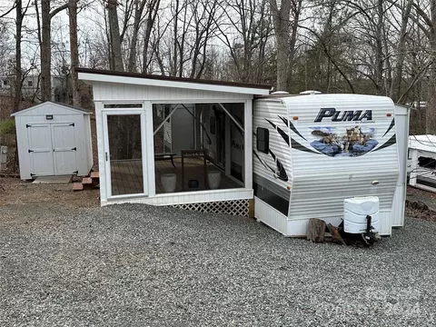 119 Sparrow Rd, New London, NC 28127