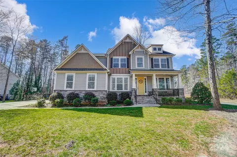 8204 Aspen Ct, Mint Hill, NC 28227
