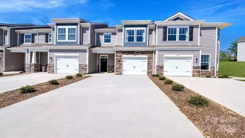 287 Creekview Rd, Hendersonville, NC 28792