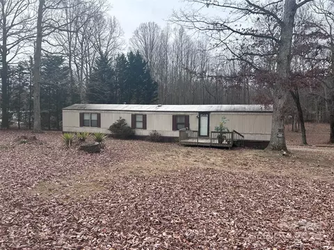378 Old Charlotte Rd, Taylorsville, NC 28681