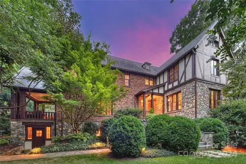 1800 Pinewood Cir, Charlotte, NC 28211