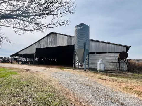 3425 Zion Church Rd, Hickory, NC 28602