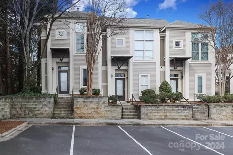 1085 Park West Dr, Charlotte, NC 28209