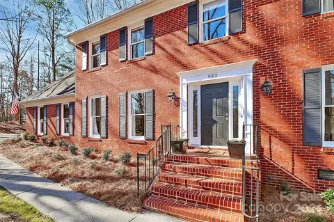 9312 Whitethorn Dr, Charlotte, NC 28277
