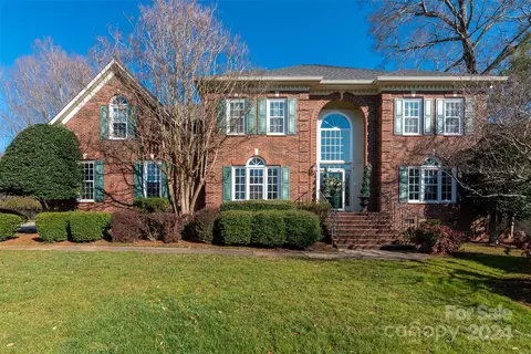 8409 Brownes Pond Ln, Charlotte, NC 28277