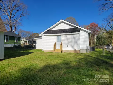 Exterior - 505 3rd St, Stanley, NC 28164 photo 2 of 4