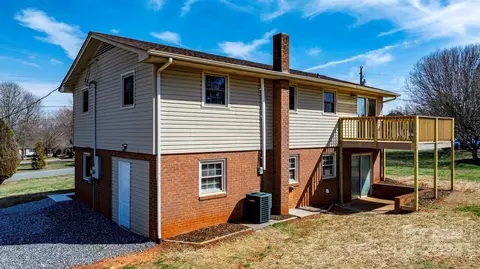 Exterior - 1187 Pecan St, Conover, NC 28613 photo 10 of 13
