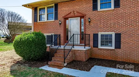 Exterior - 1187 Pecan St, Conover, NC 28613 photo 2 of 13