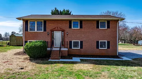 1187 Pecan St, Conover, NC 28613