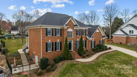 844 46th Avenue Ne Dr NE, Hickory, NC 28601