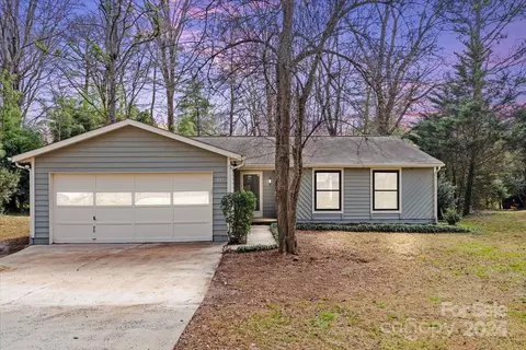 131 Regency Dr, Charlotte, NC 28211