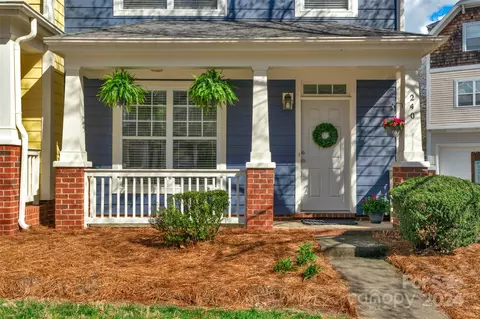 240 Hurston Cir, Charlotte, NC 28208