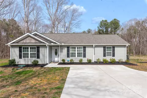 1659 Evans Dr, Lancaster, SC 29720