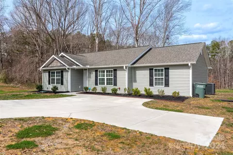 1659 Evans Dr, Lancaster, SC 29720 photo 3