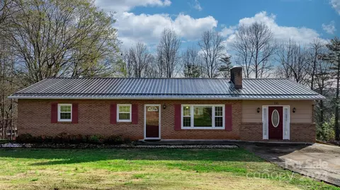 135 Brentwood Rd, Morganton, NC 28655