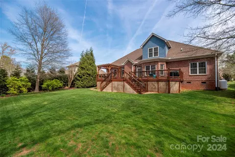 Exterior - 2433 Shiny Leaf Dr, Denver, NC 28037 photo 4 of 4