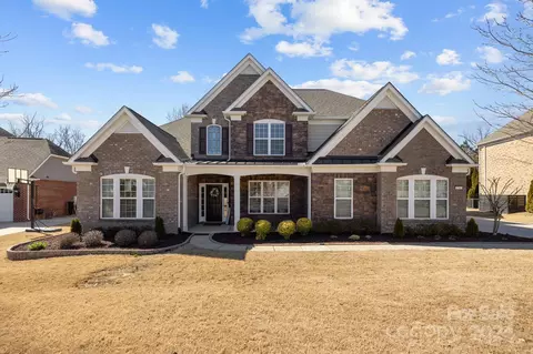 2702 Creek Manor Dr, Waxhaw, NC 28173