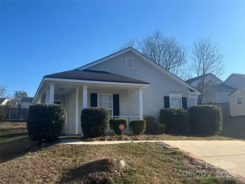 6112 Mcintyre Ridge Dr, Charlotte, NC 28216