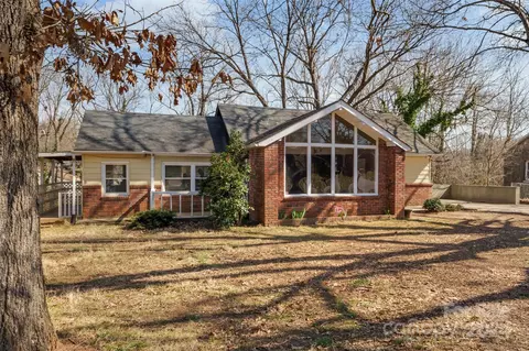 227 18th Sw St SW, Hickory, NC 28602