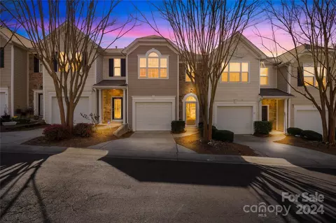 1305 Smokey Quartz Ln, Fort Mill, SC 29708
