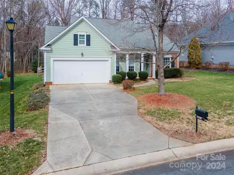 8821 Oakham St, Huntersville, NC 28078