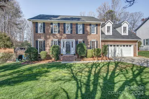 16519 Beech Hill Dr, Huntersville, NC 28078